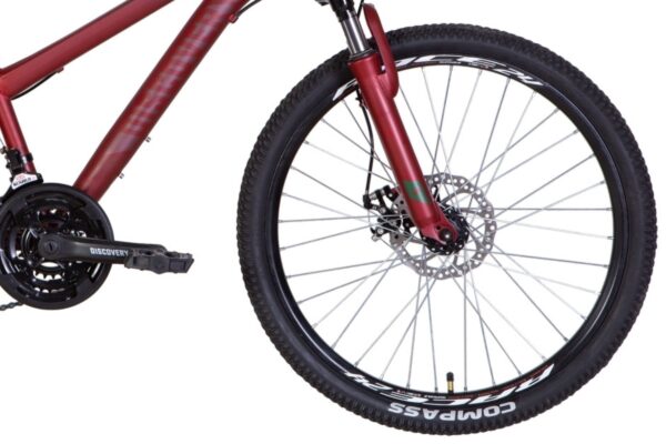 Prednji kotač bicikla s diskom i gumom