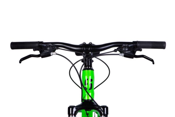 Crno-zeleni bicikl volan