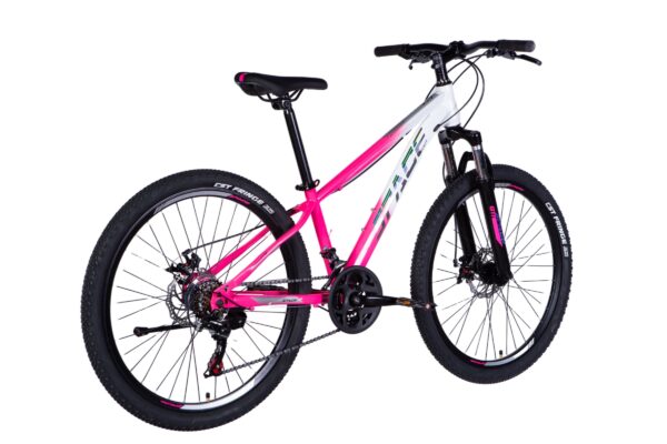 Bicikl sa bijelo-ružičastim okvirom i crnim kotačima.