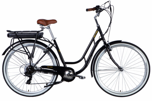 Crni retro bicikl s kožnim sjedalom