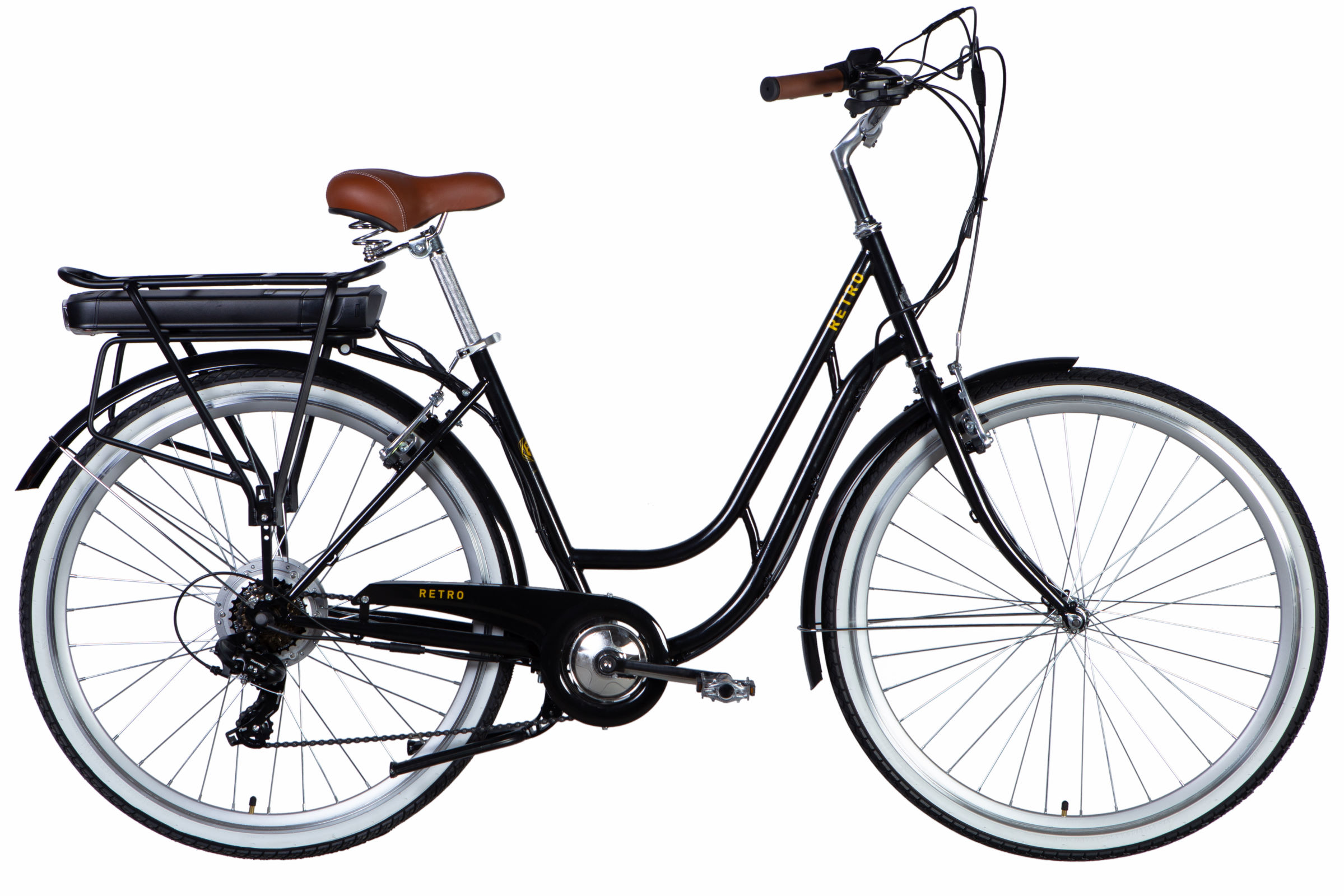 Crni retro bicikl s kožnim sjedalom