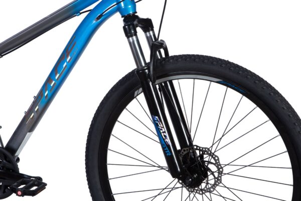 Planinski bicikl plave boje sa disk kočnicama