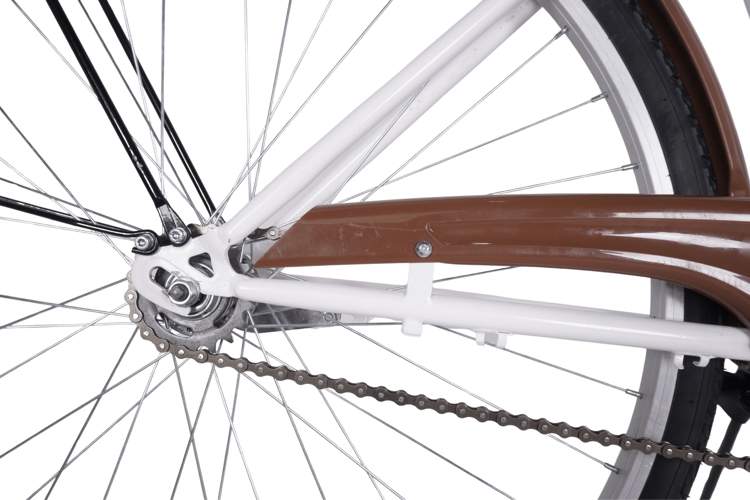 Stražnji kotač bicikla s lancem i blatobranom