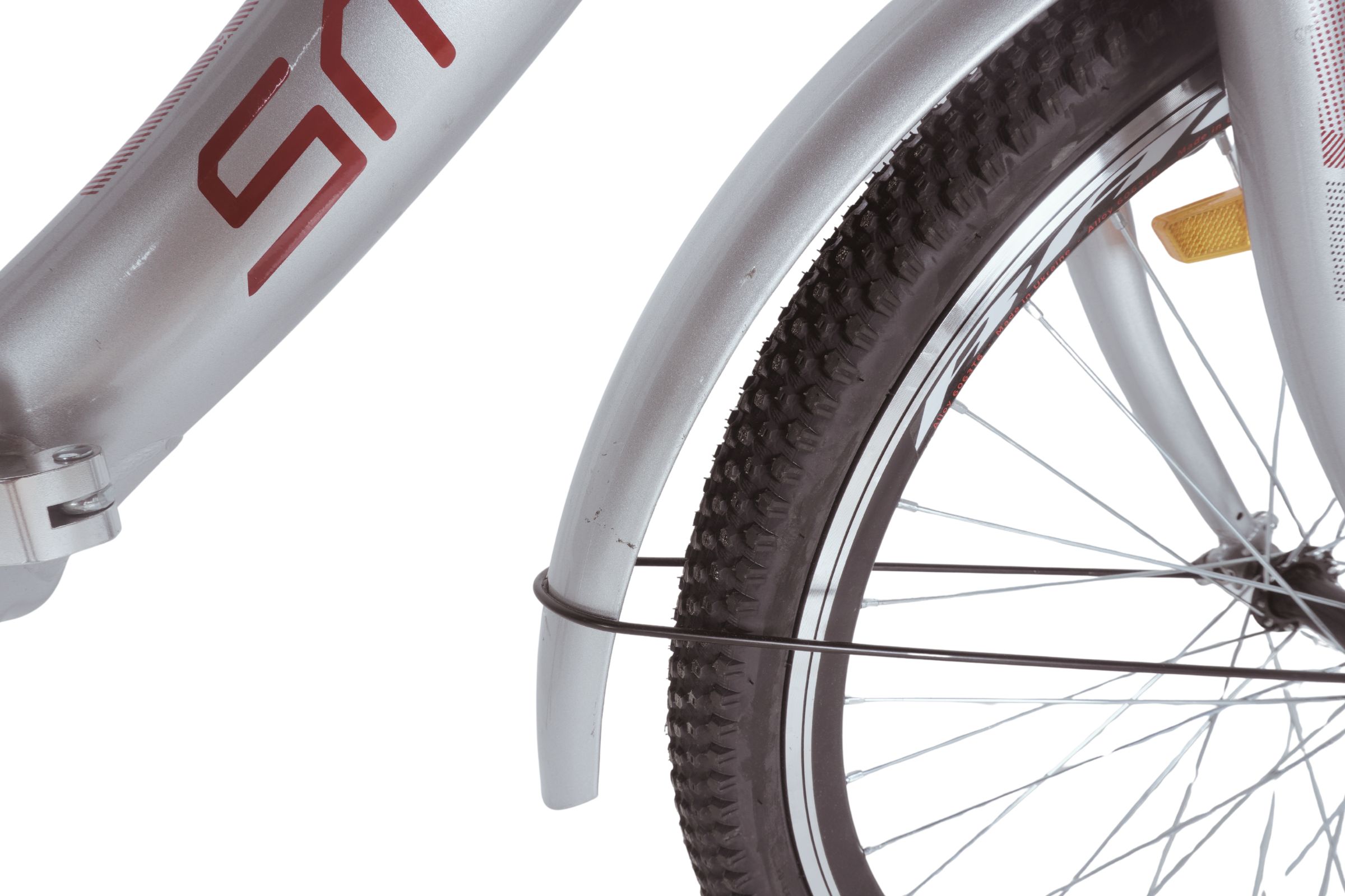 Blatobran i kotač bicikla od srebrnog aluminija