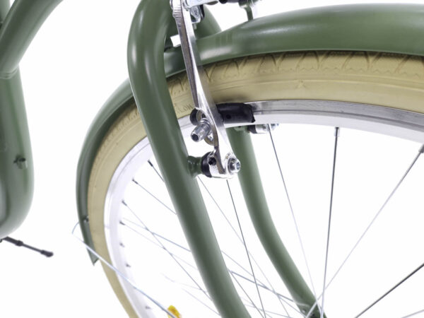 Bliski prikaz kotača zelenog bicikla